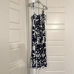 Blue and white printed women’s maxi dress size large